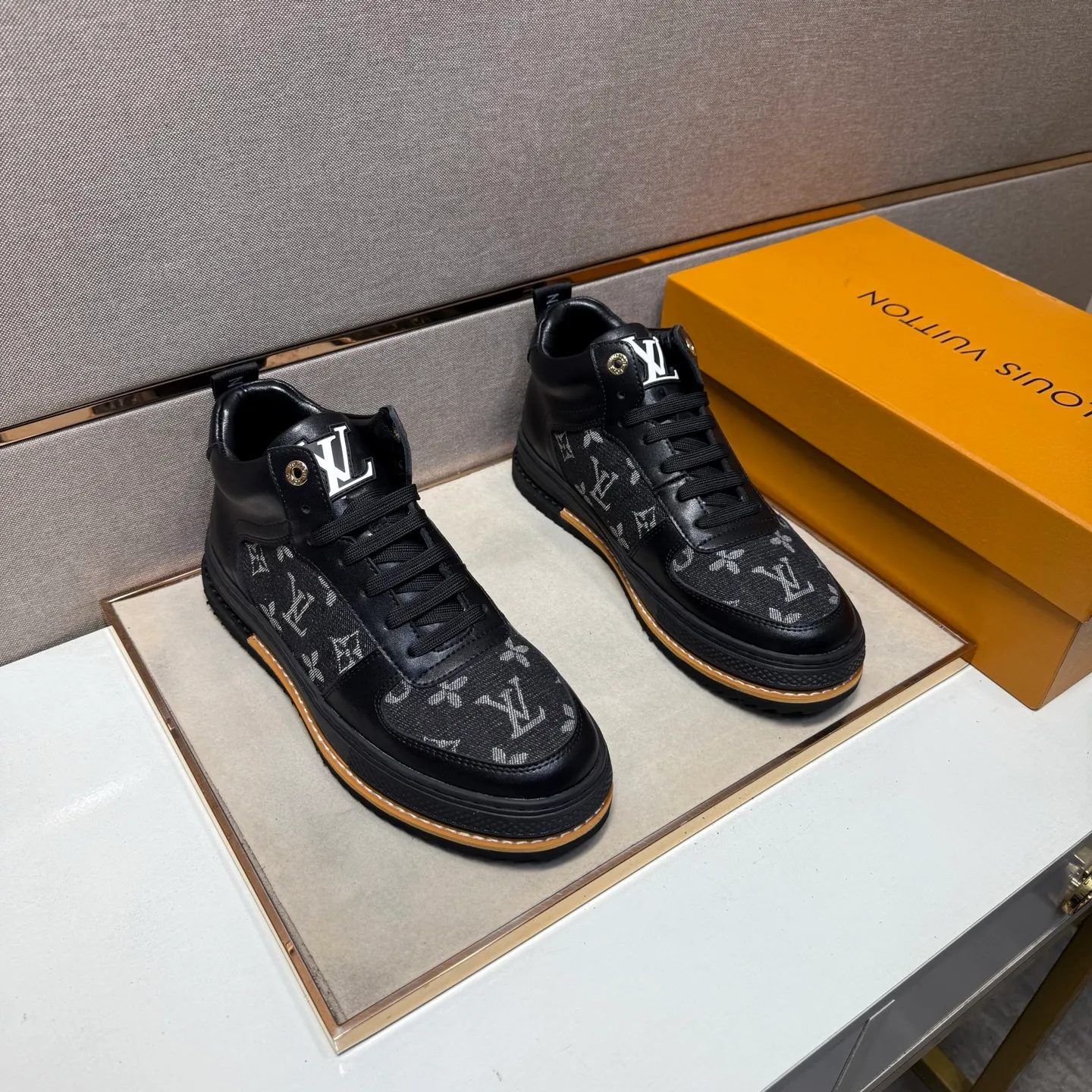 Men's men's shoes 💰pp420 [LV～] Men's casual shoes 2025z cabinet sales simultaneously 🔶Size: 38-44#️⃣ 🔷2 colors🔜The upper is made of multi-material splicing➕Genuine leather lining, comfortable and breathable, sole: original comfortable and wear-resistant outsole, ⚠️Real shot📱Photographed🎬The real thing is better📢📢📢